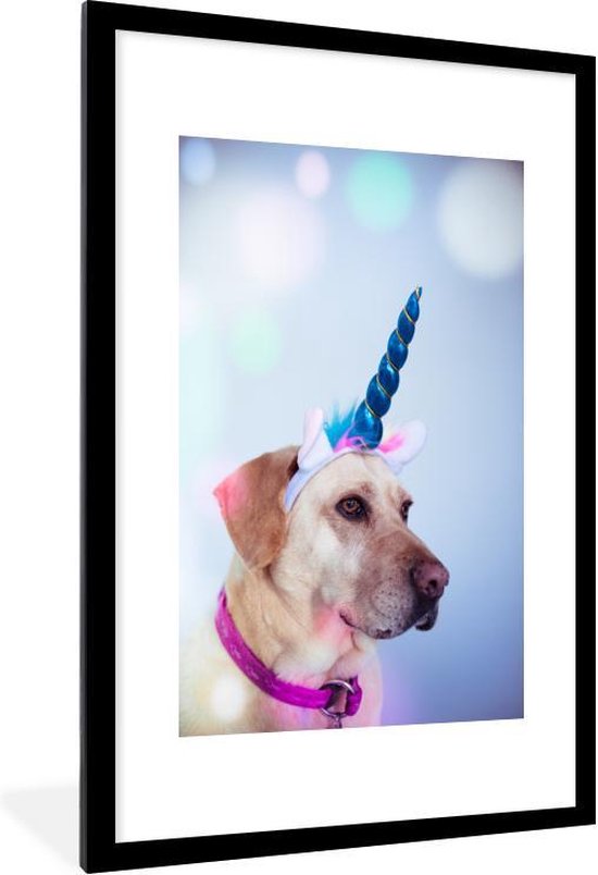 Foto in lijst - Labrador verkleed als eenhoorn fotolijst zwart met witte passe partout 80x120 80x120 cm - Poster in lijst (Wanddecoratie woonkamer / slaapkamer) Foto in lijst - Labrador verkleed als eenhoorn fotolijst zwart met witte passe partout 80x120 80x120 cm - Poster in lijst (Wanddecoratie woonkamer / slaapkamer)
