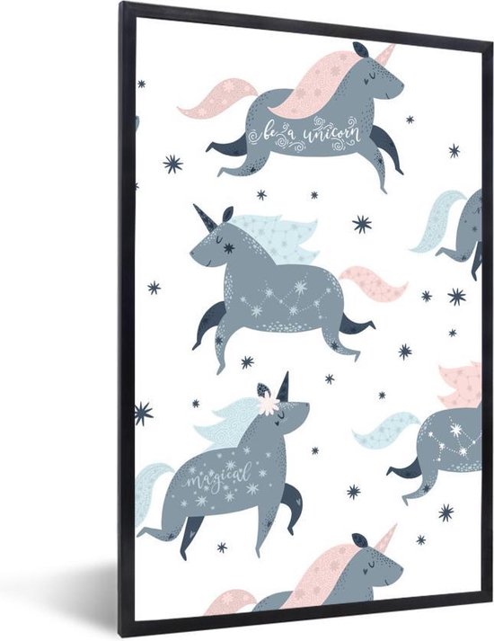 Kinderillustratie met een patroon van eenhoorns en sterren 80x120 cm Kinderillustratie met een patroon van eenhoorns en sterren 80x120 cm