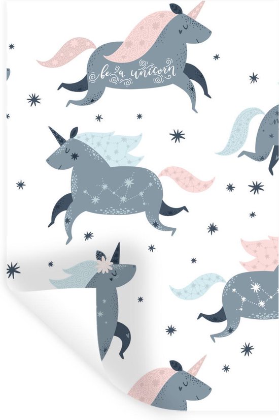 Muursticker Illustratie voor kinderen - Kinderillustratie met een patroon van eenhoorns en sterren - 20x30 cm - zelfklevend plakfolie - herpositioneerbare muur sticker Muursticker Illustratie voor kinderen - Kinderillustratie met een patroon van eenhoorns en sterren - 20x30 cm - zelfklevend plakfolie - herpositioneerbare muur sticker