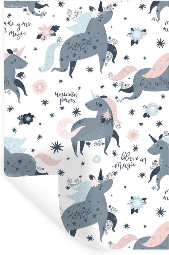 Muursticker Kinderkamer Patroon - Kinderpatroon met eenhoorns en quotes over magie - 60x90 cm - zelfklevend plakfolie - herpositioneerbare muur sticker Muursticker Kinderkamer Patroon - Kinderpatroon met eenhoorns en quotes over magie - 60x90 cm - zelfklevend plakfolie - herpositioneerbare muur sticker