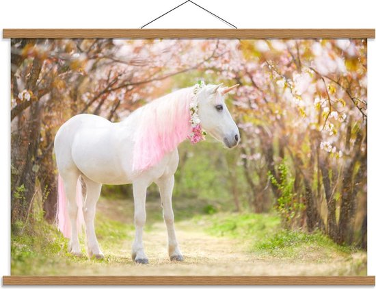 Schoolplaat – Eenhoorn in Bos - 90x60cm Foto op Textielposter (Wanddecoratie op Schoolplaat) Schoolplaat – Eenhoorn in Bos - 90x60cm Foto op Textielposter (Wanddecoratie op Schoolplaat)