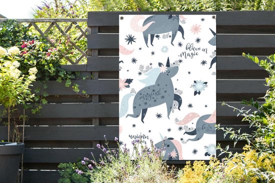 Tuinposter Illustratie voor kinderen - CM - Kinderillustratie met een patroon van eenhoorns tuinposter los doek 80x120 cm - Tuindoek/Buitencanvas/Schilderijen voor buiten (tuin decoratie) Tuinposter Illustratie voor kinderen - CM - Kinderillustratie met een patroon van eenhoorns tuinposter los doek 80x120 cm - Tuindoek/Buitencanvas/Schilderijen voor buiten (tuin decoratie)