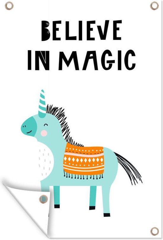Tuinposter Kinderillustratie Dier en Tekst - CM - Kinderillustratie met de quote 'Believe in magic' en een eenhoorn - Tuinposter 40x60 cm - Tuindoek/Buitencanvas/Schilderijen voor buiten (tuin decoratie) Tuinposter Kinderillustratie Dier en Tekst - CM - Kinderillustratie met de quote 'Believe in magic' en een eenhoorn - Tuinposter 40x60 cm - Tuindoek/Buitencanvas/Schilderijen voor buiten (tuin decoratie)