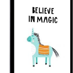 Kinderillustratie met de quote 'Believe in magic' en een eenhoorn 60x90 cm