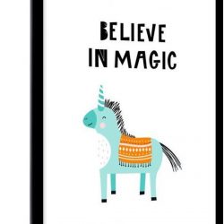 Kinderillustratie met de quote 'Believe in magic' en een eenhoorn 80x120 cm