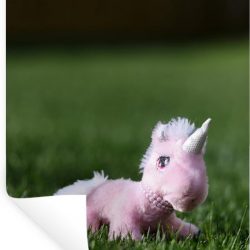 Muursticker Eenhoorns - Roze eenhoorn op gras - 20x30 cm - zelfklevend plakfolie - herpositioneerbare muur sticker