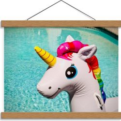 Schoolplaat – Eenhoorn Opblaasfiguur - 40x30cm Foto op Textielposter (Wanddecoratie op Schoolplaat)