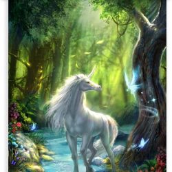 Schoolplaat – Getekende Unicorn in Fantasiebos - 30x40cm Foto op Textielposter (Wanddecoratie op Schoolplaat)