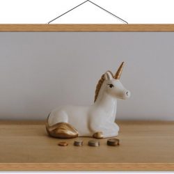 Schoolplaat – Wit met Goude Eenhoorn - 60x40cm Foto op Textielposter (Wanddecoratie op Schoolplaat)