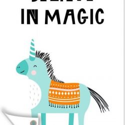 Tuinposter Kinderillustratie Dier en Tekst - CM - Kinderillustratie met de quote 'Believe in magic' en een eenhoorn - Tuinposter 40x60 cm - Tuindoek/Buitencanvas/Schilderijen voor buiten (tuin decoratie)